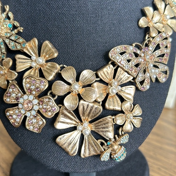 Statement Necklace? YES! - Picture 7 of 16